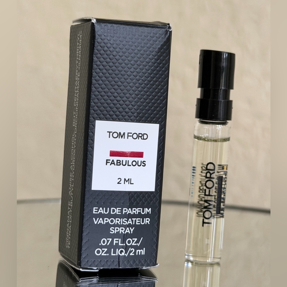 Tom Ford Fucking Fabulous NIB Unisex Spray Deluxe Sample 2ml - Picture 3 of 7